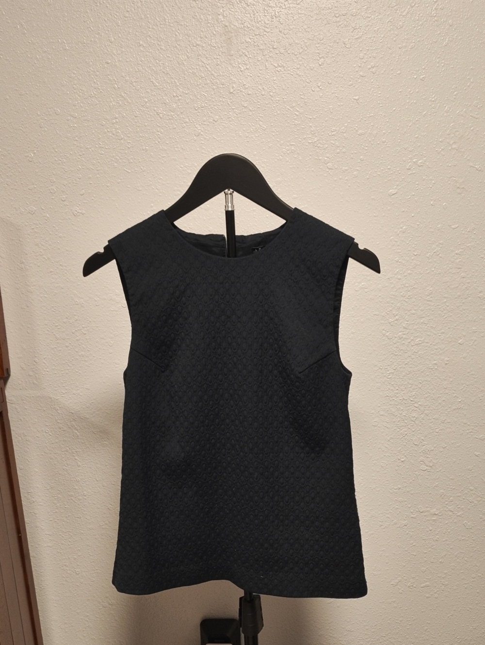 Sleeveless Textured Blue Shift Top Size XS